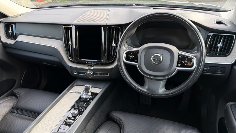 Volvo Xc60 2.0 B5P [250] Inscription Pro 5dr AWD Geartronic Petrol Estate